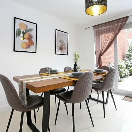 Detached 4 Bed-Ultrafast Wifi Garden Free Parking Villa Milton Keynes Exterior photo